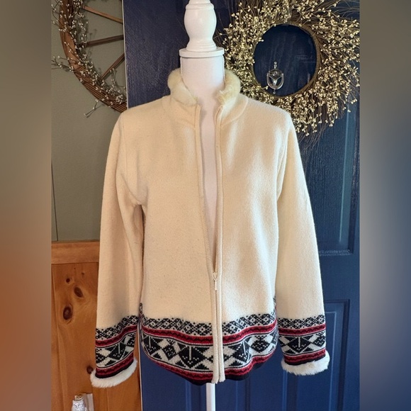 Vintage Pendleton Cream Sweater w/ Black &Red Accents Size S. 100% Virgin Wool - Picture 8 of 14